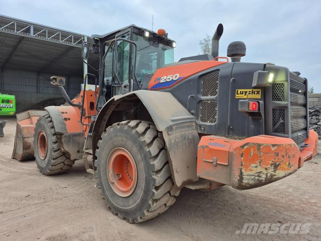 Hitachi ZW 250-6 Radlader