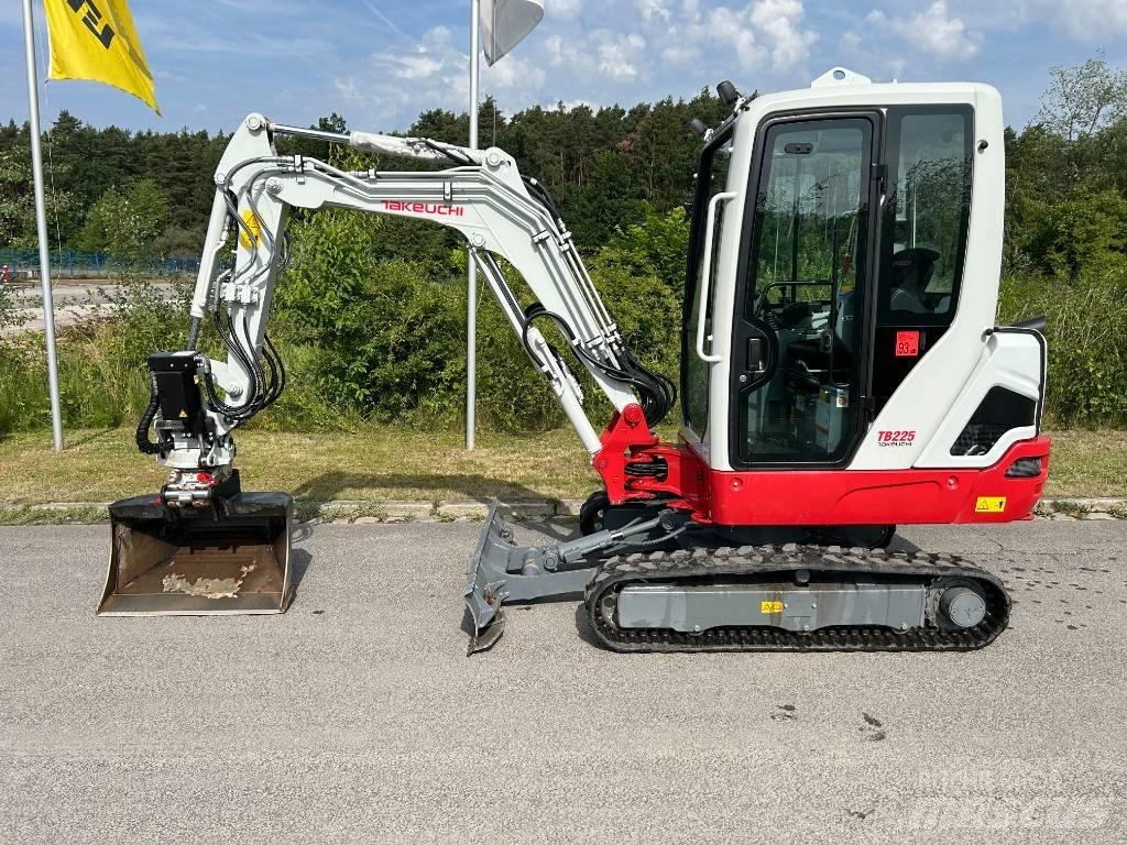 Takeuchi TB 225A V5 Minibagger < 7t