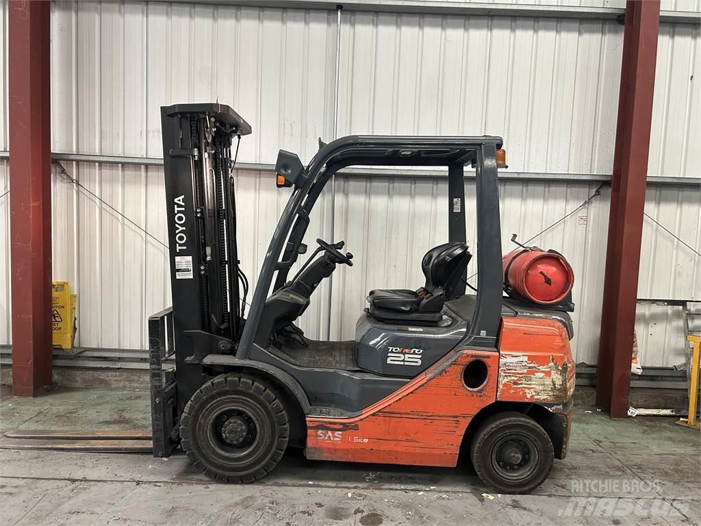 Toyota 02-8FGF25 Gasstapler