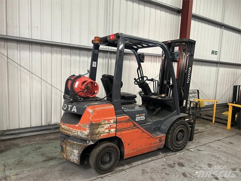 Toyota 02-8FGF25 Gasstapler