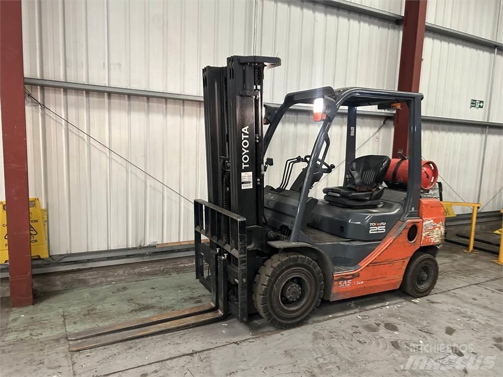 Toyota 02-8FGF25 Gasstapler