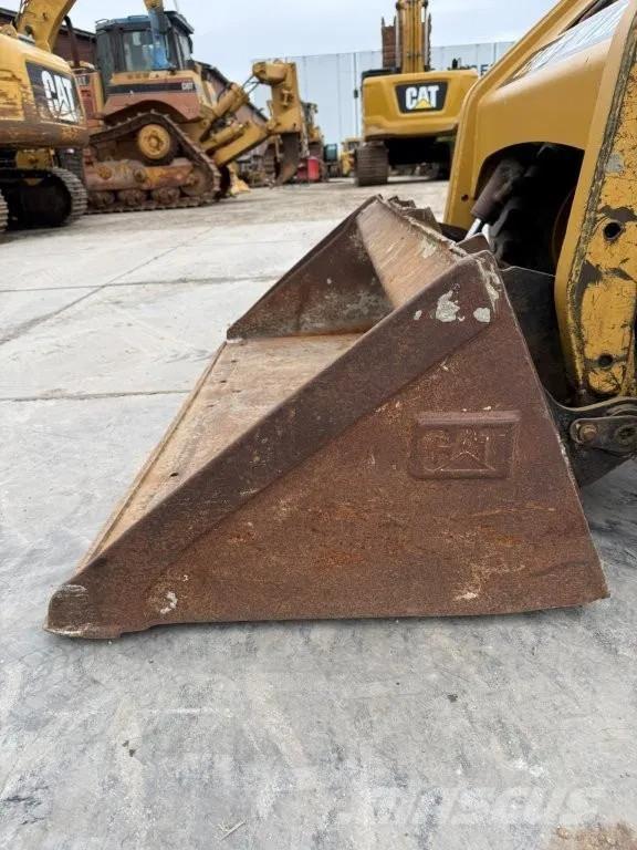 CAT 226B Kompaktlader