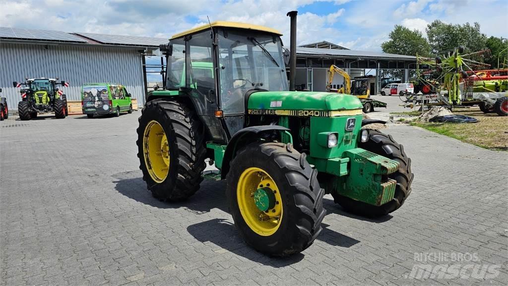 John Deere 2040A Traktoren