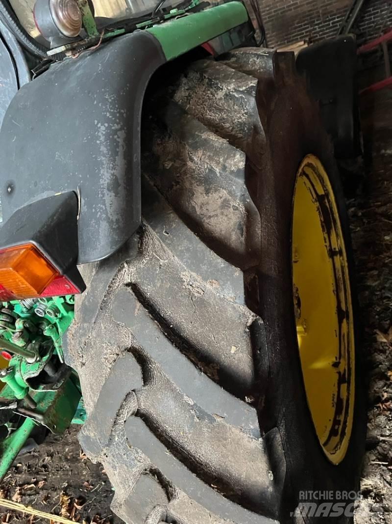 John Deere 2040A Traktoren