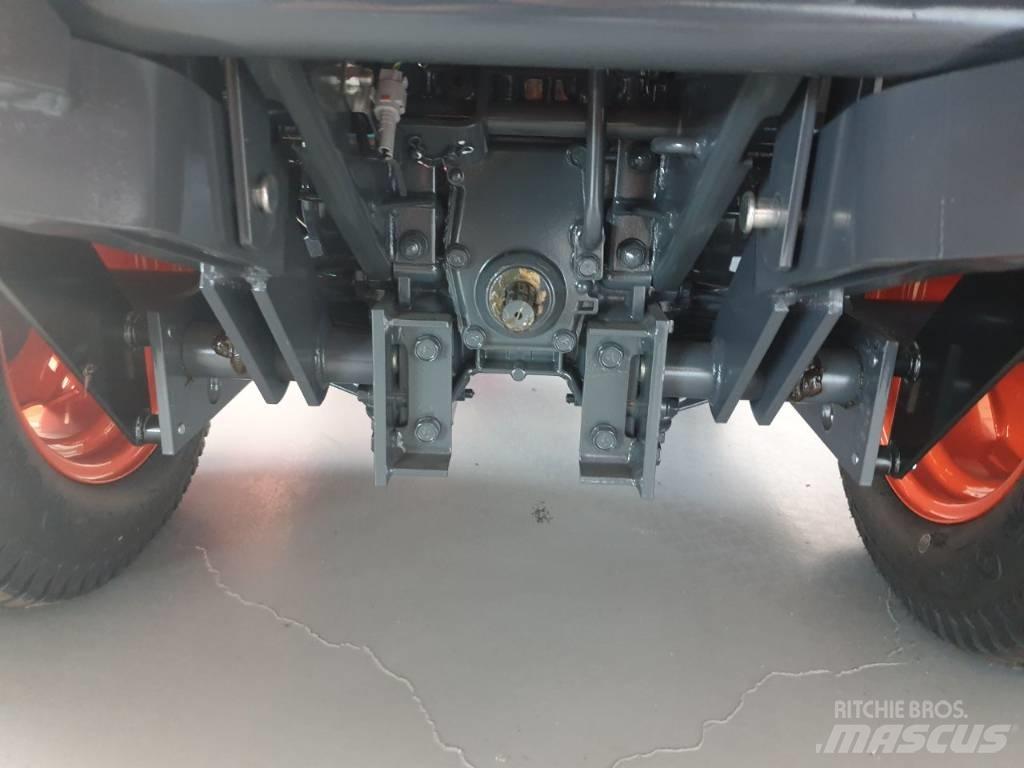 Kubota F251E (2WD) Gezogene und selbstfahrende Mäher