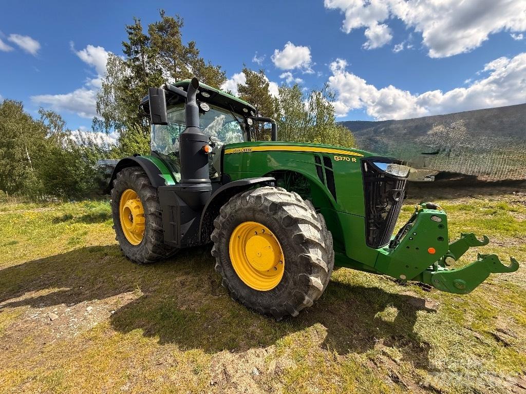 John Deere 8370 R Traktoren