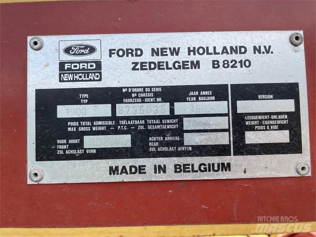 New Holland 1905 Feldhäcksler