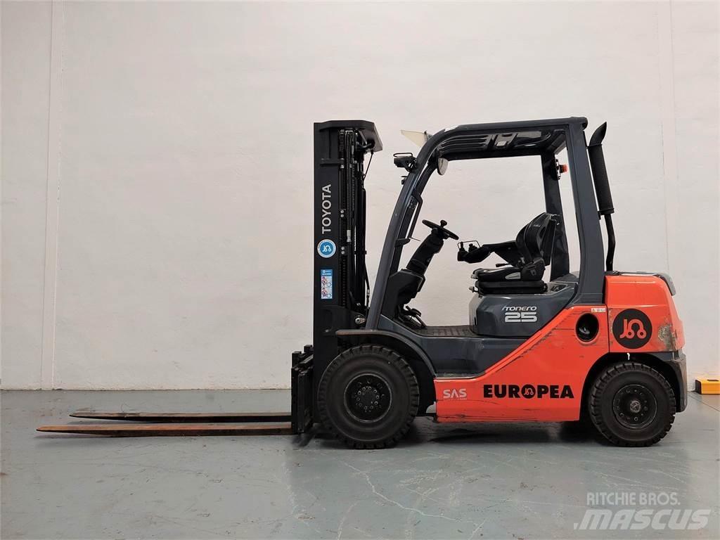 Toyota 02 8FDF25 Dieselstapler