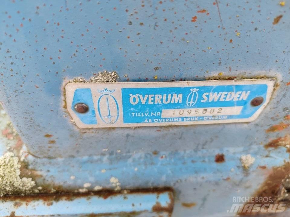 Överum 3-siipinen Konventionelle Pflüge