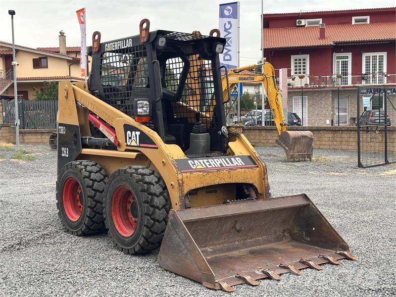 CAT 226BHF Kompaktlader