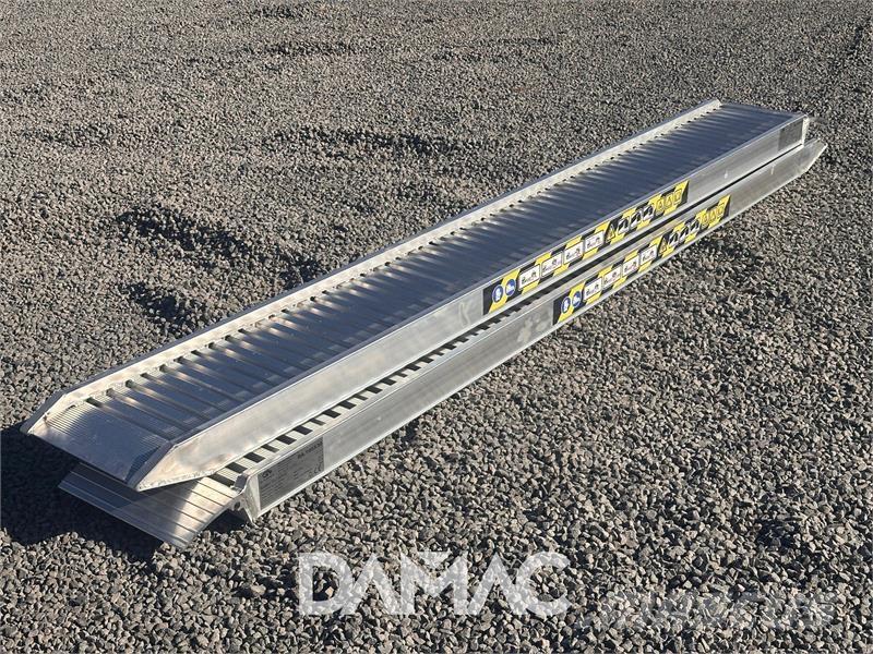  DAMAC 115x30 Sonstige Baumaschinen
