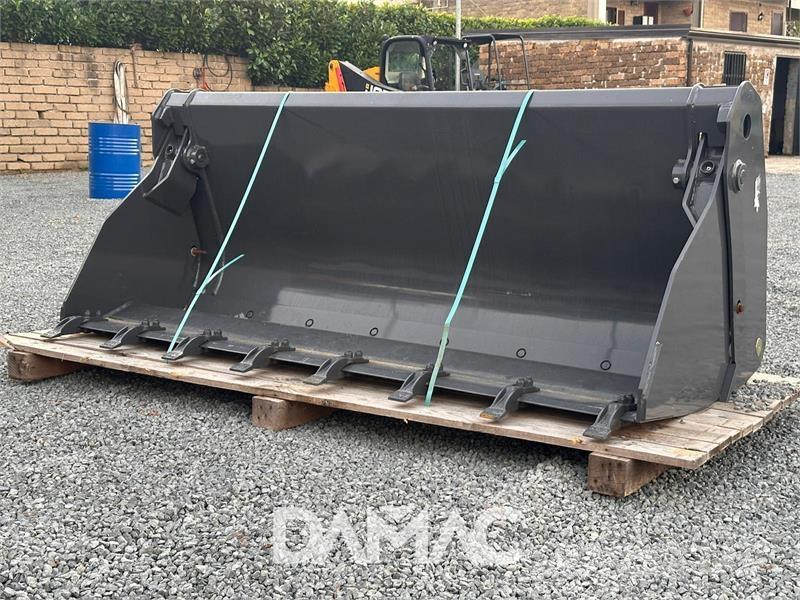 New Holland 220 Schaufeln