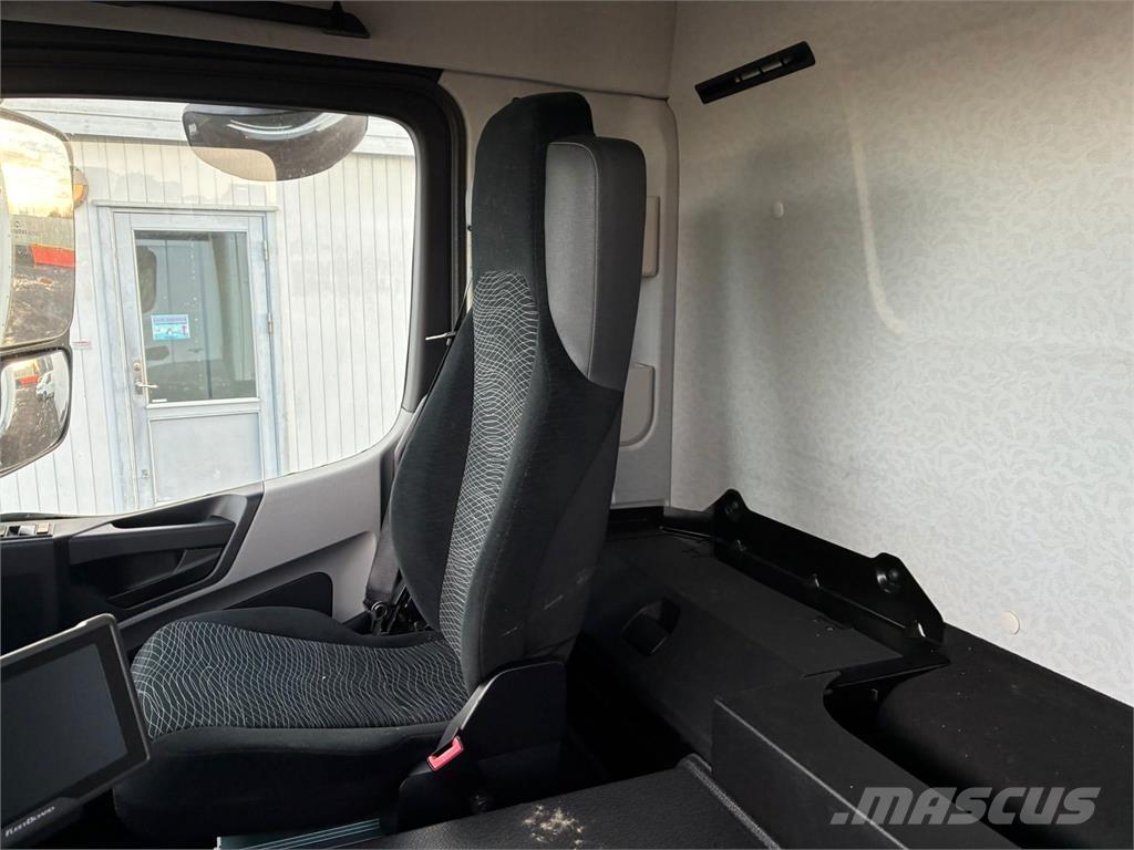 Mercedes-Benz 2533 Kofferaufbau