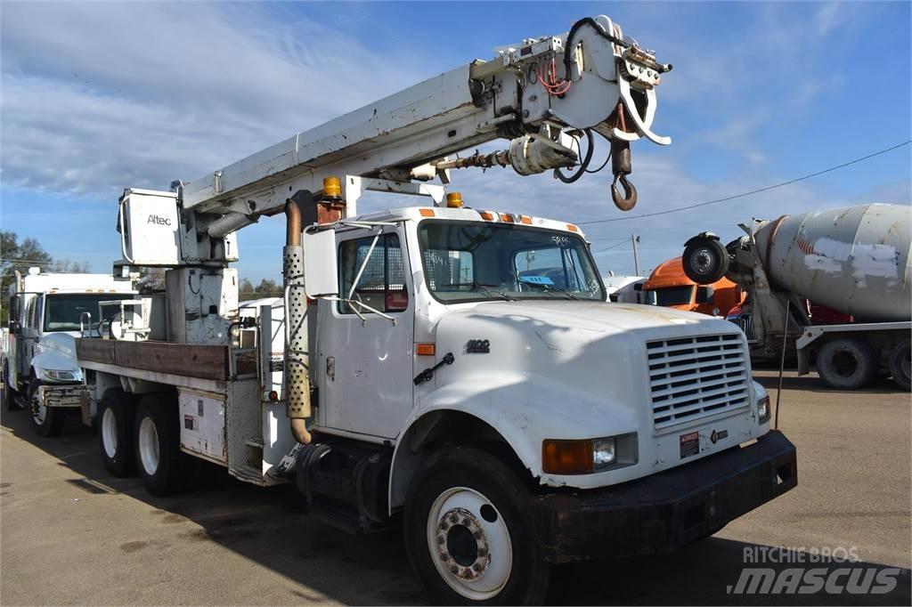 Altec D947TR Fahrzeug mit mobiler Bohranlage