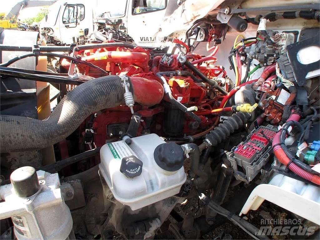 Altec DC47TR Fahrzeug mit mobiler Bohranlage