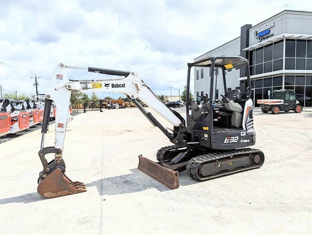 Bobcat E32I Minibagger < 7t