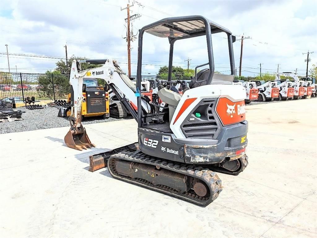 Bobcat E32I Minibagger < 7t
