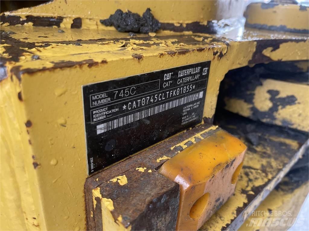 CAT 745C Dumper - Knickgelenk