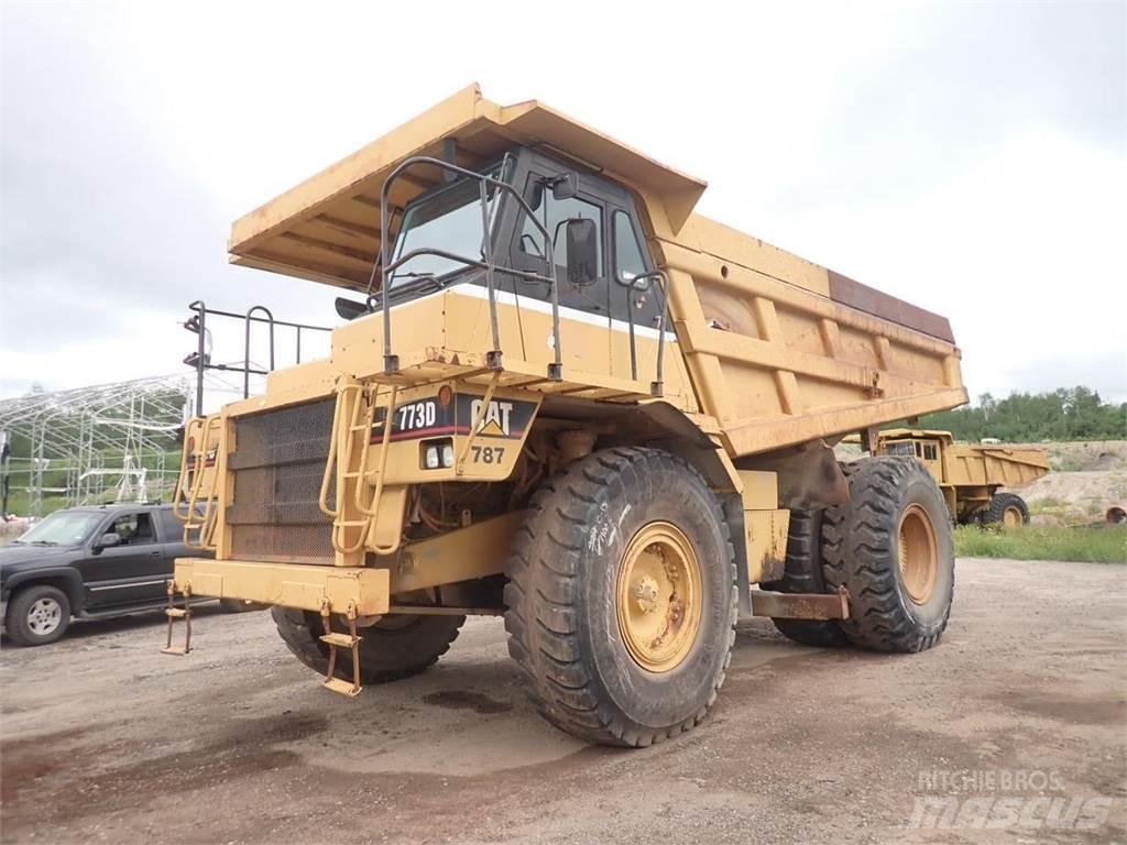 CAT 773D Dumper - Knickgelenk