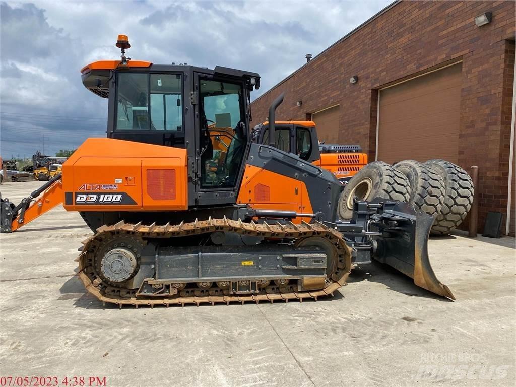 Develon DD100 Bulldozer
