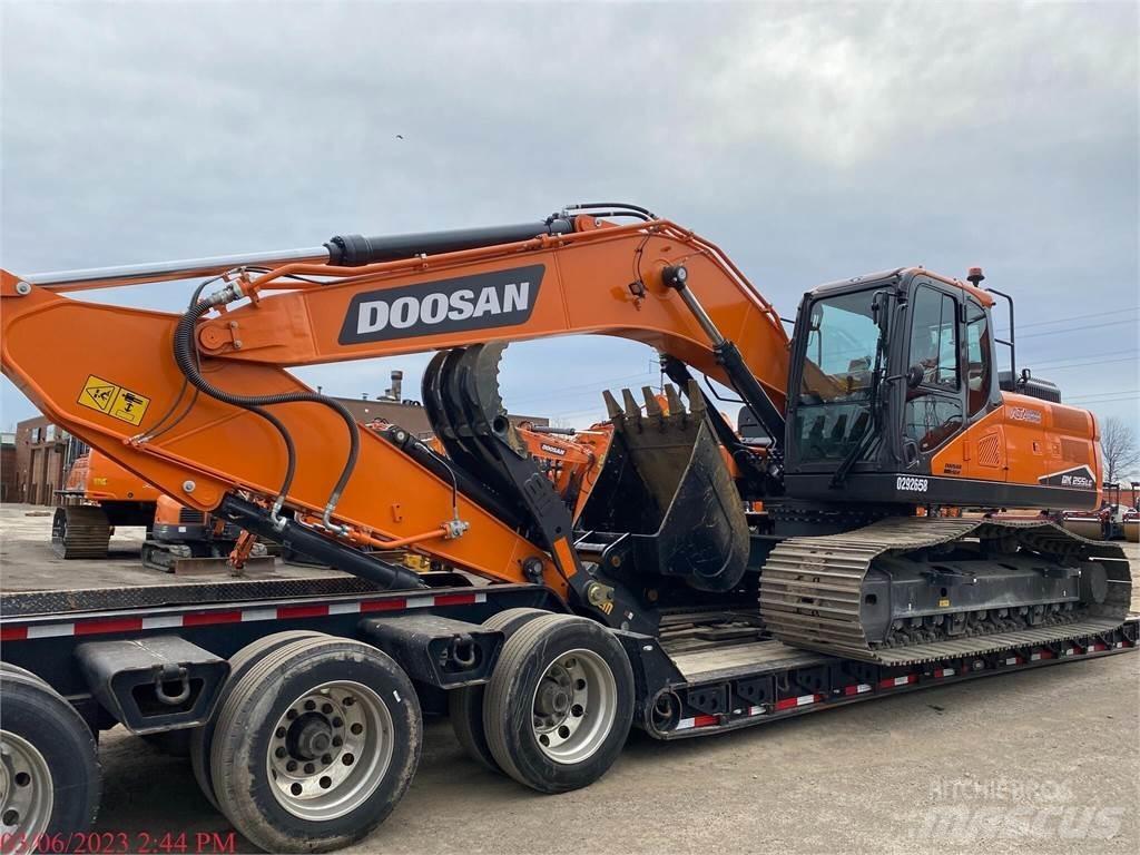 Develon DX255 LC-7 Raupenbagger