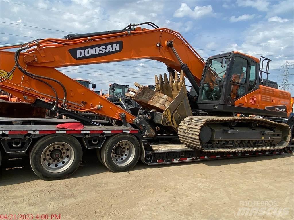 Develon DX300 LC-5 Raupenbagger