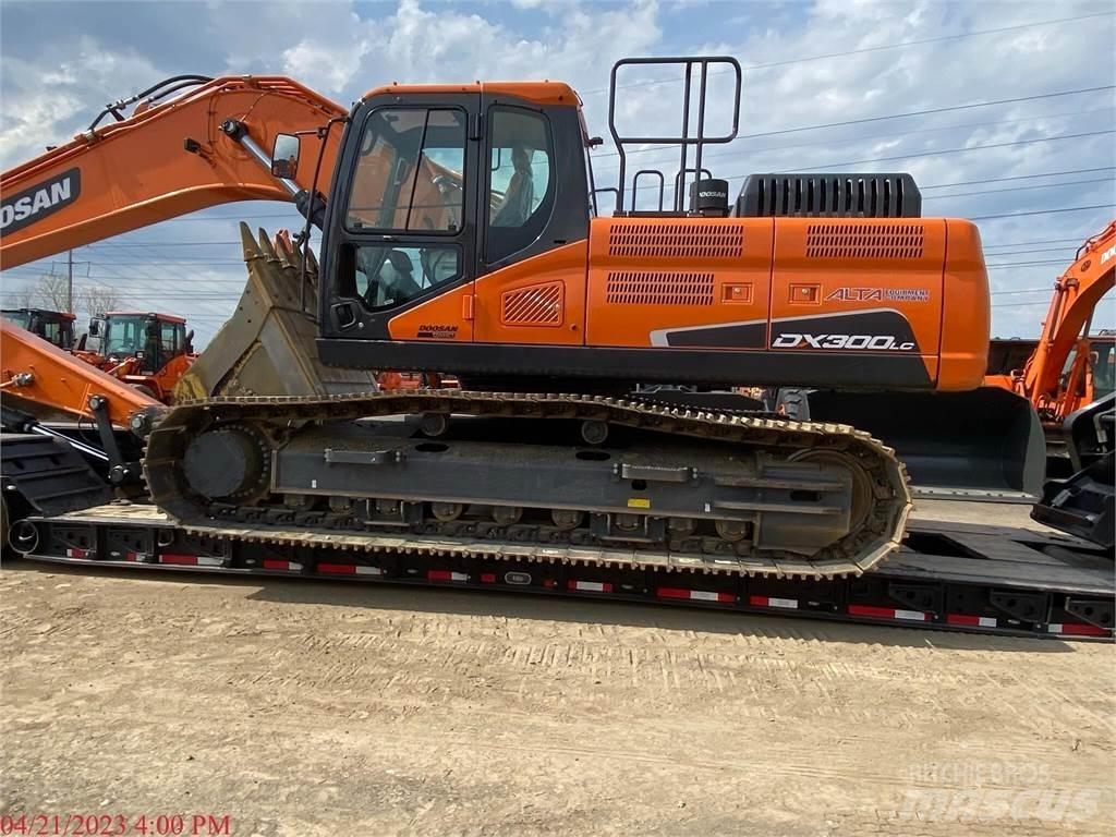 Develon DX300 LC-5 Raupenbagger