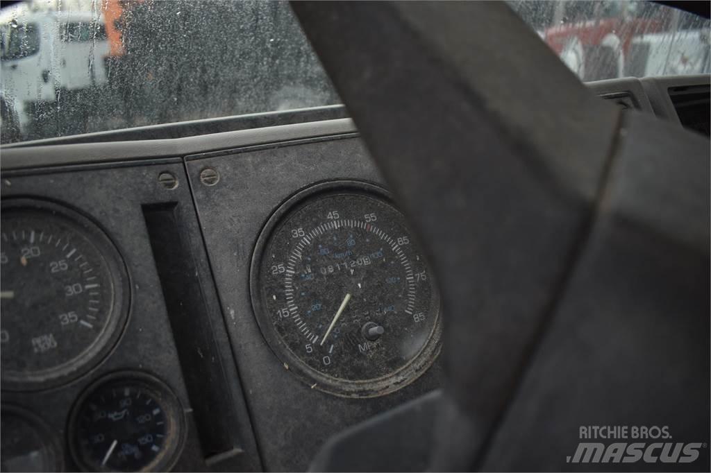 Ford CF8000 Kranwagen