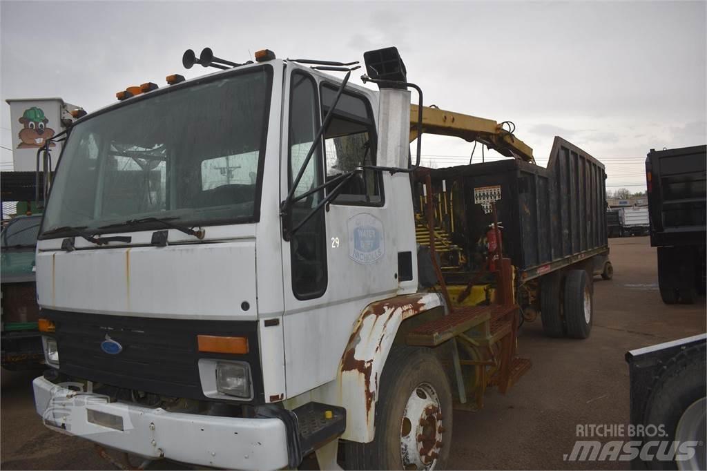 Ford CF8000 Kranwagen