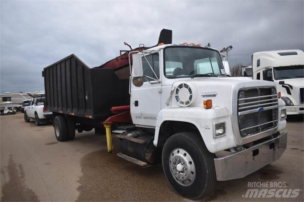 Ford L8000 Kranwagen