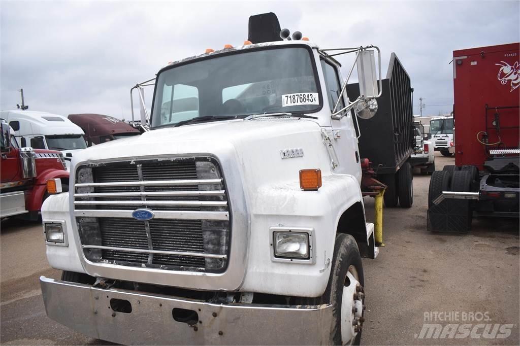 Ford L8000 Kranwagen