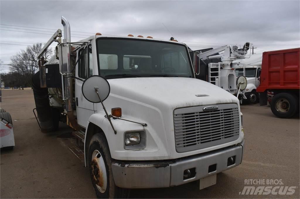 Freightliner FL70 Tankwagen