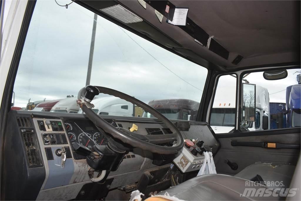 Freightliner FL70 Tankwagen