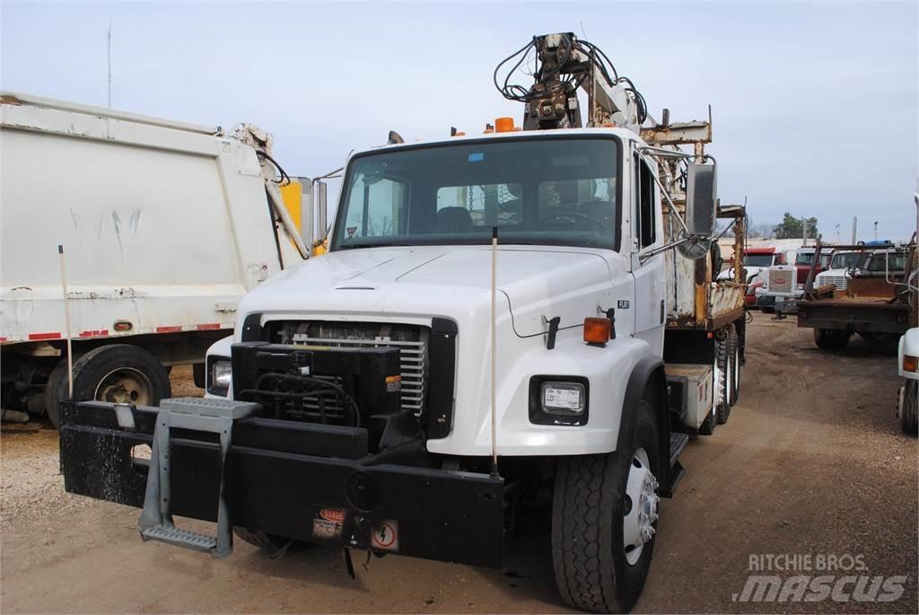 Freightliner FL80 Kranwagen
