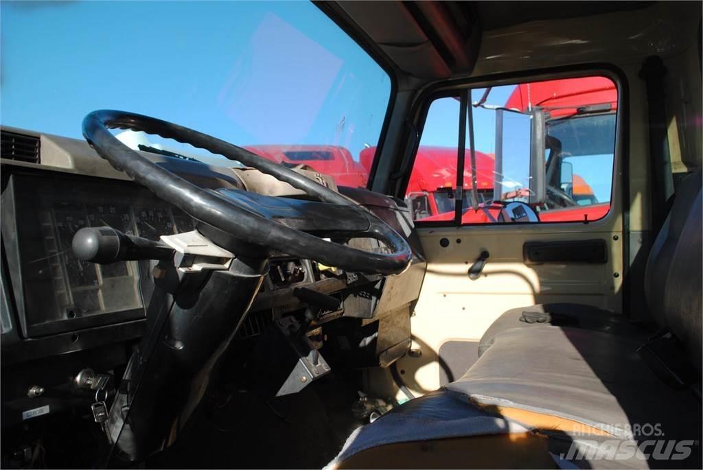 International 4700 Kranwagen