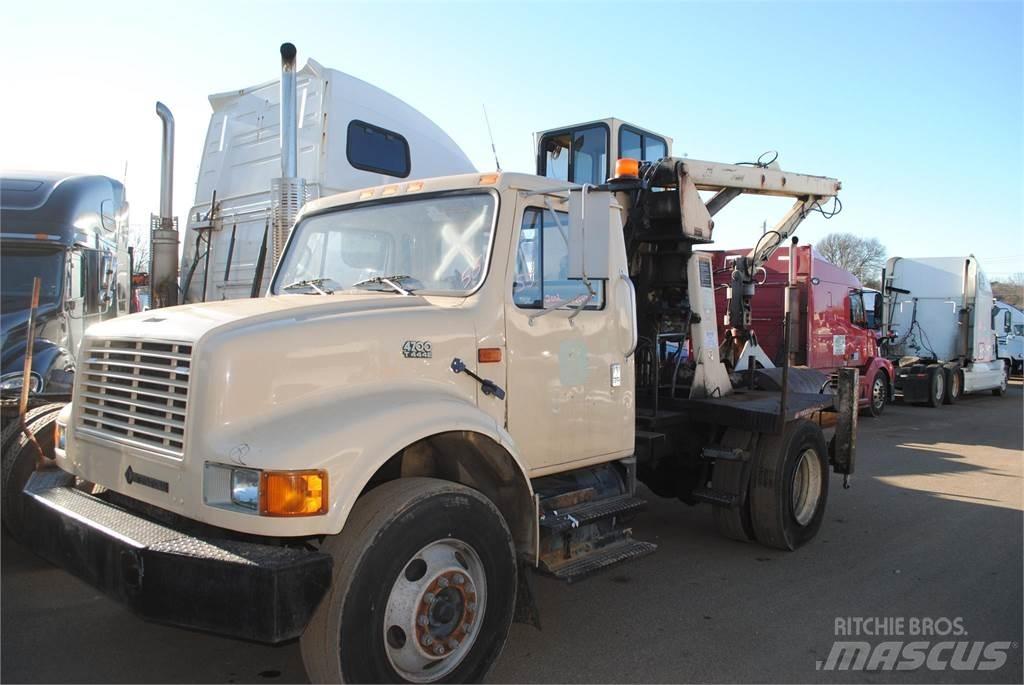 International 4700 Kranwagen