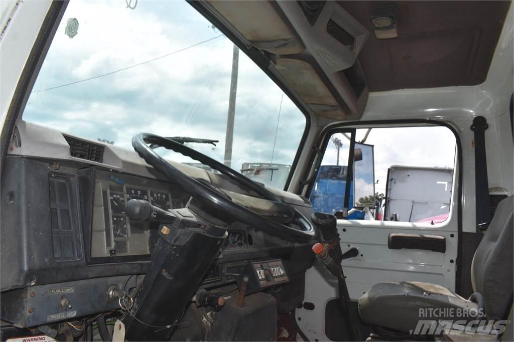 International 4700 Kipper