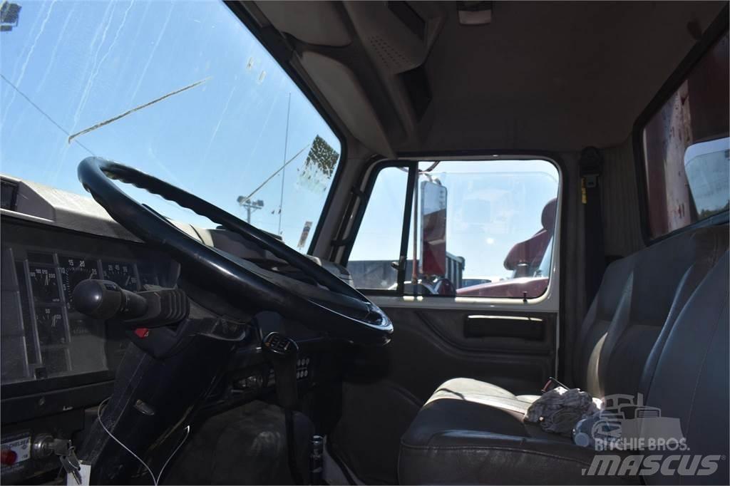 International 4700 Kipper