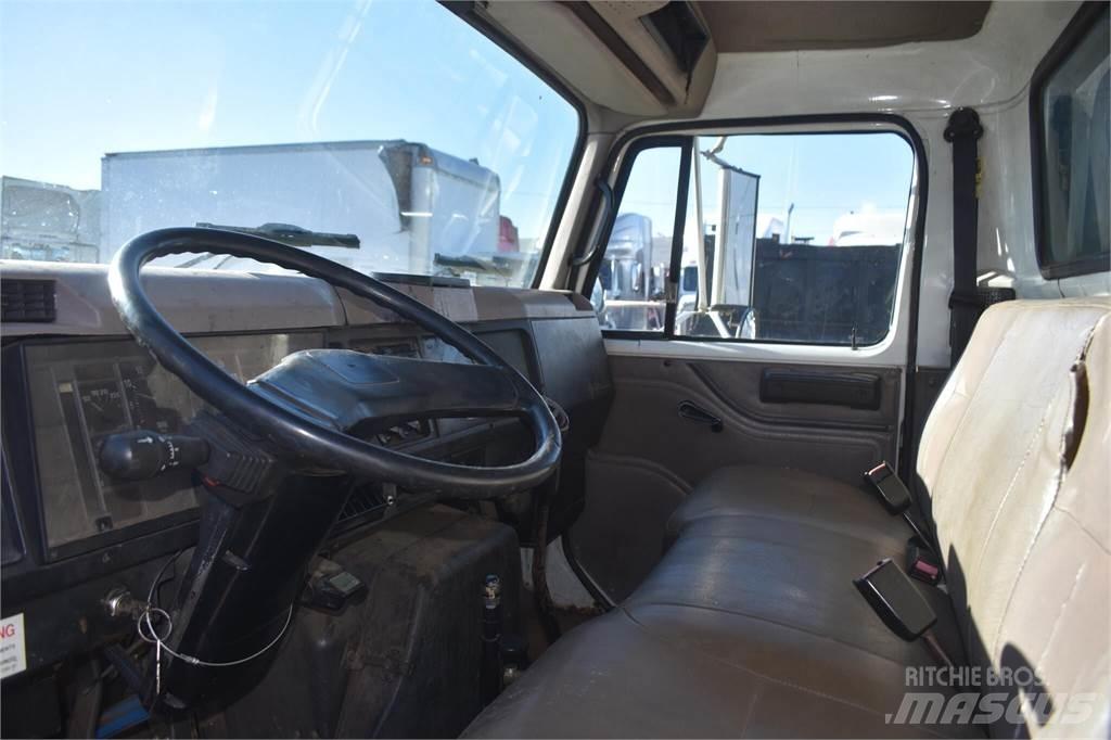 International 4700 Kipper