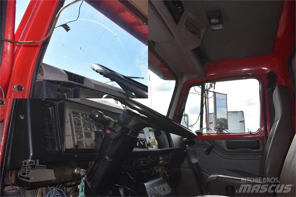 International S2600 Kipper