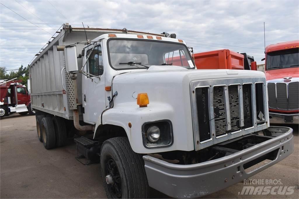 International S2600 Kipper