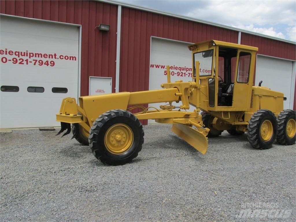 John Deere 570 Grader