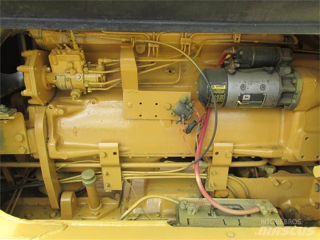 John Deere 570 Grader