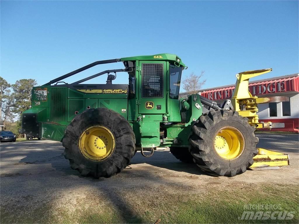 John Deere 643L Forstanhänger/Rückewagen