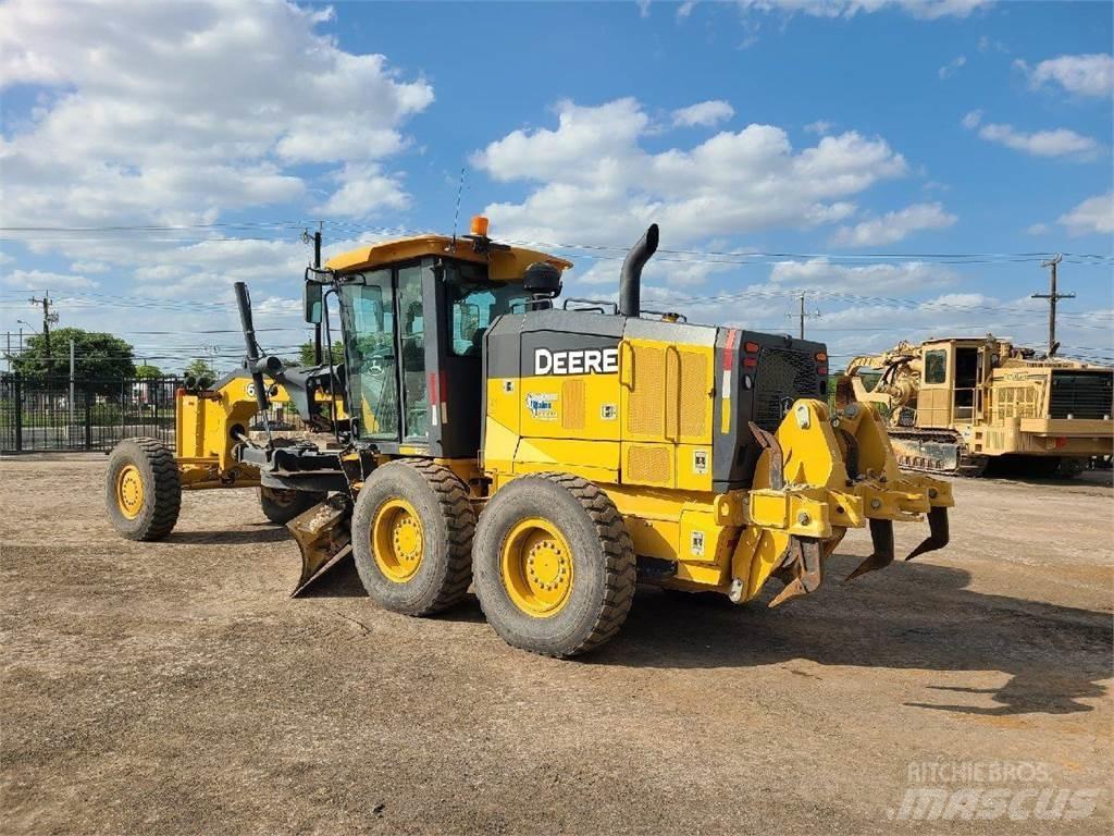 John Deere 672G Grader