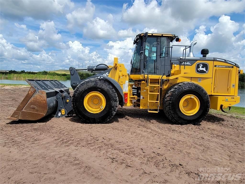 John Deere 744L Radlader