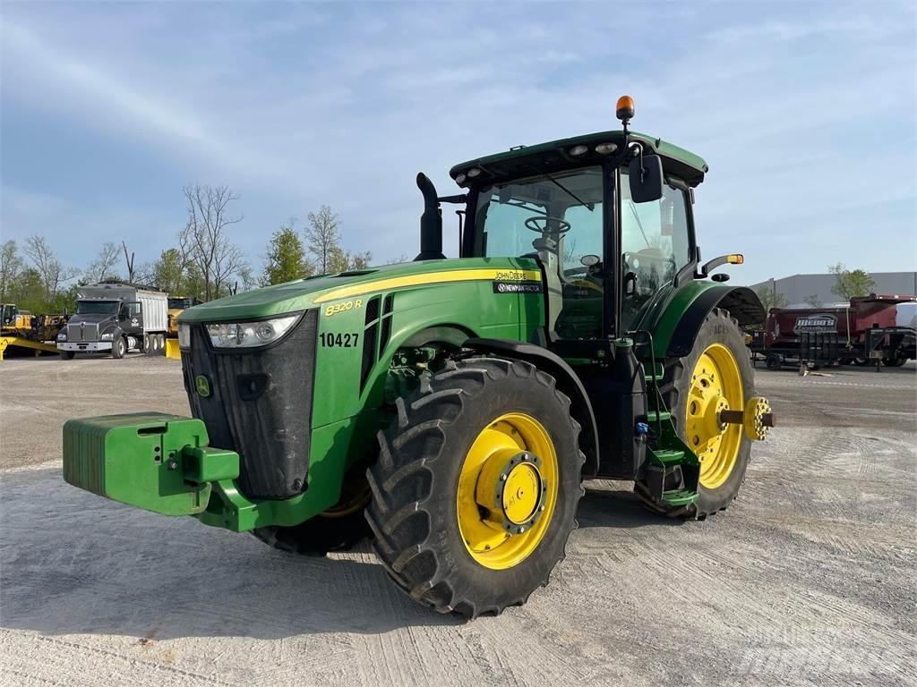 John Deere 8320R Traktoren