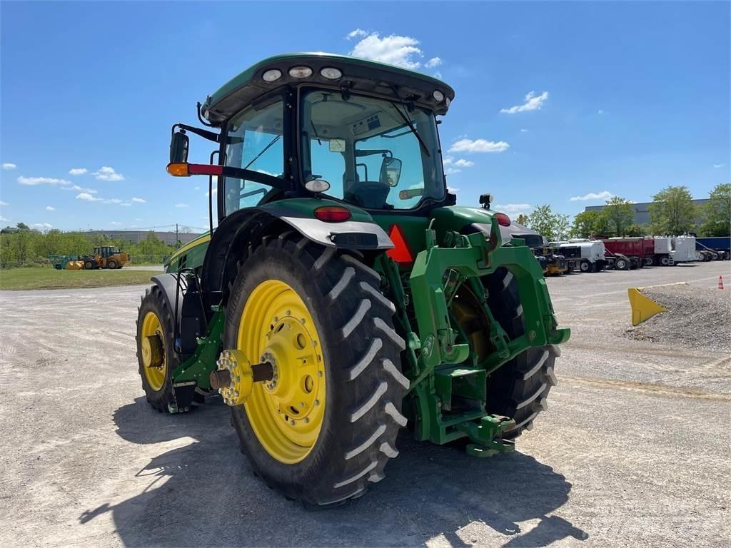 John Deere 8320R Traktoren