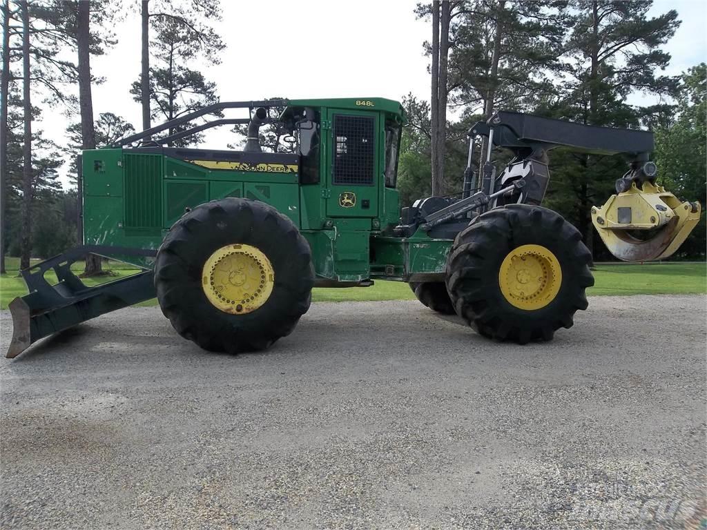 John Deere 848L Stammholzschlepper