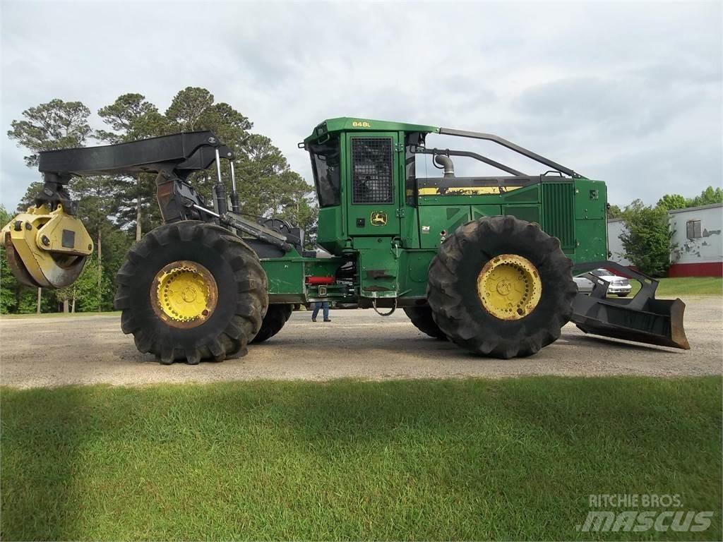 John Deere 848L Stammholzschlepper